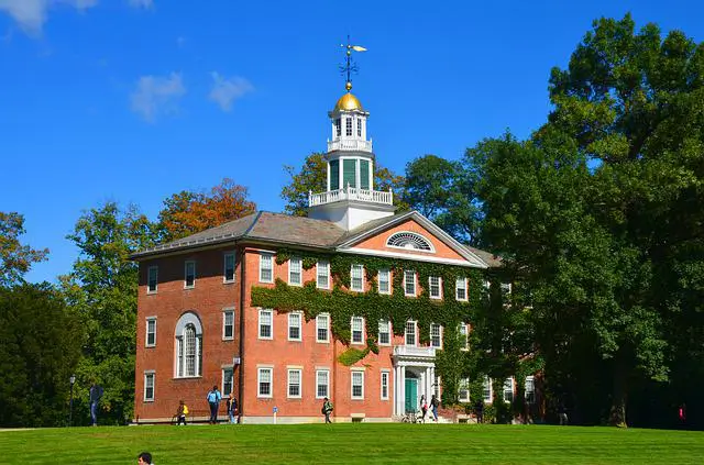 Which Colleges Offer the Best Virtual Campus Visits? - 0
